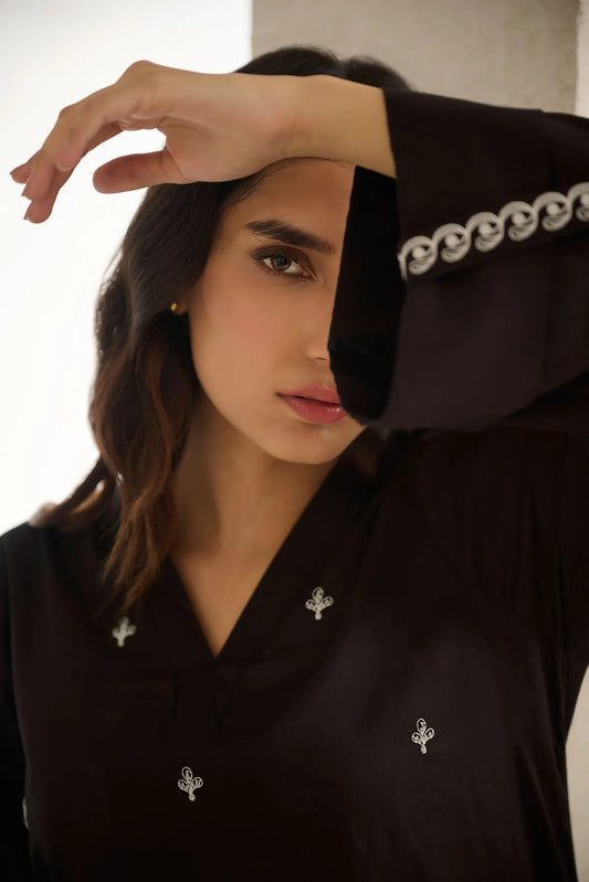 BLACK DYED EMBROIDERED KURTA