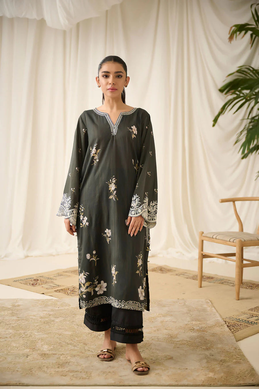 Black Printed Embroidered Kurta